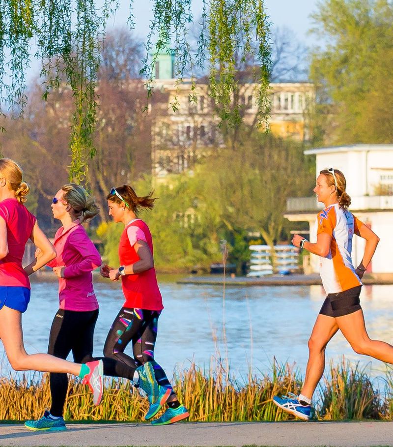 Läuferinnen an der Außenalster